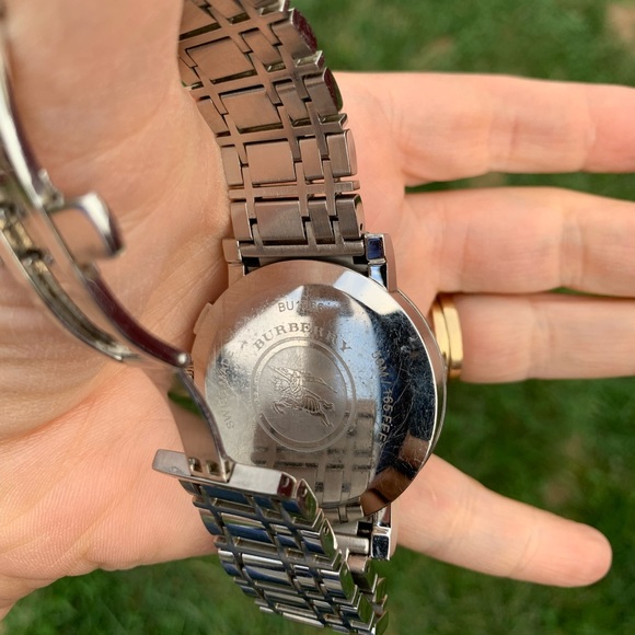 Burberry Watch 41mm Mens Unisex Black Dial Silver Band Swiss Made style BU1366 - Picture 4 of 9